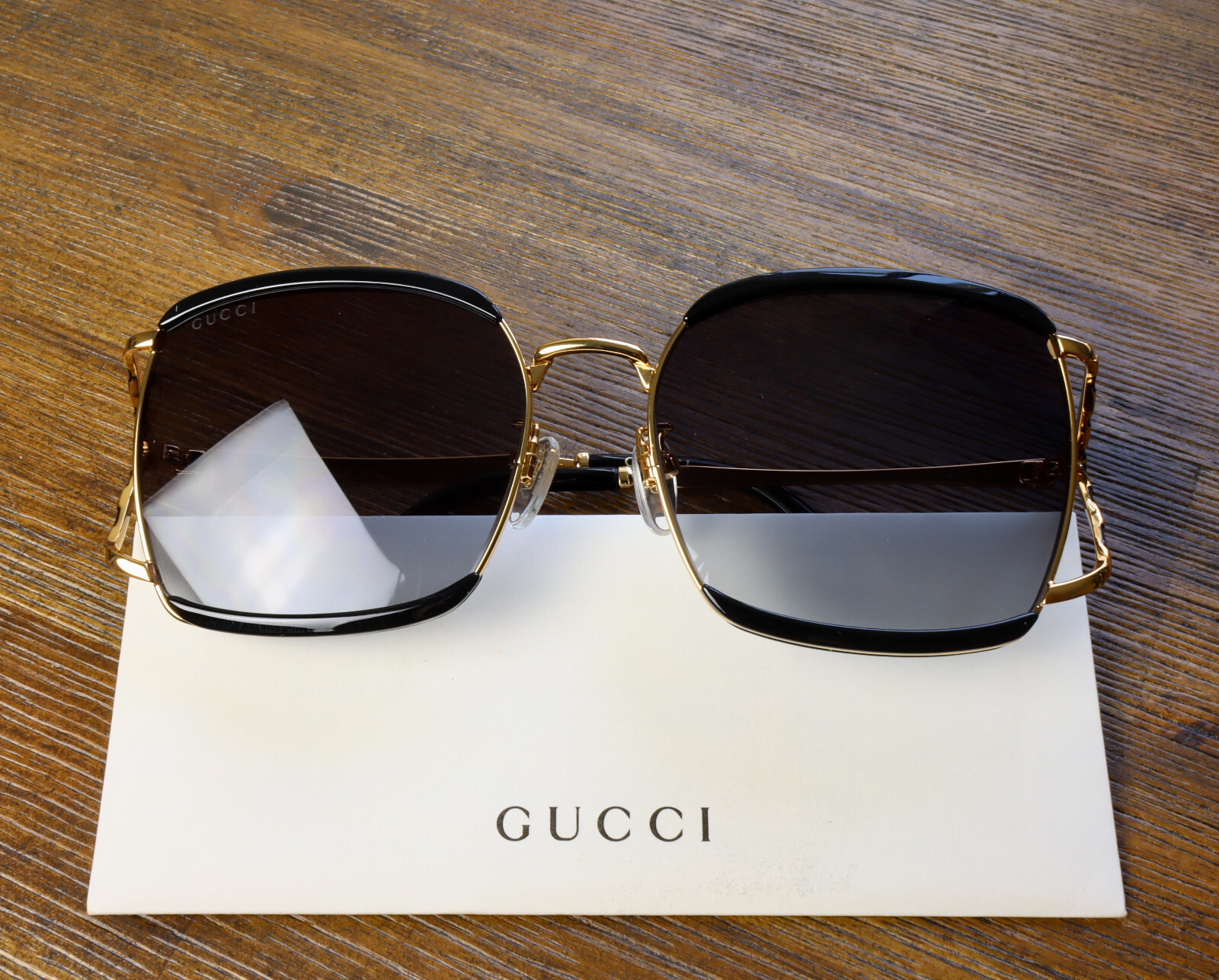 Gucci GG0593SK 001 59mm Oversized Square Sunglasses in Black/Gold and Gray Lens