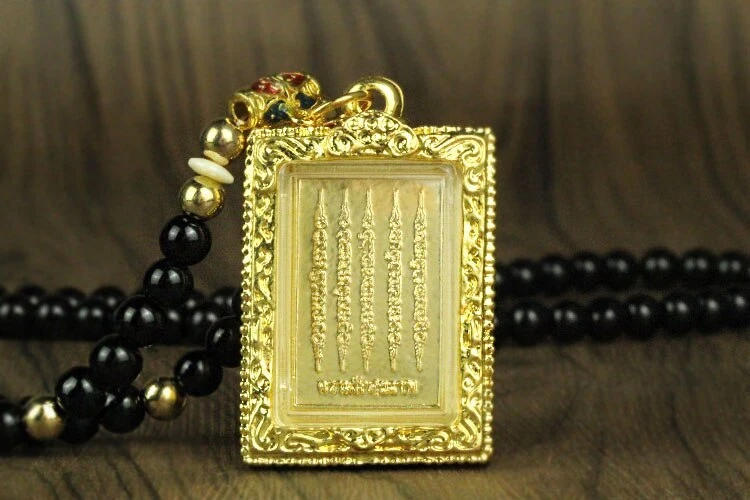 Escritura Buda Dios Tarjeta Colgante Amuleto Traer Fortuna BUENA SUERTE Collar Foto 2 de 4