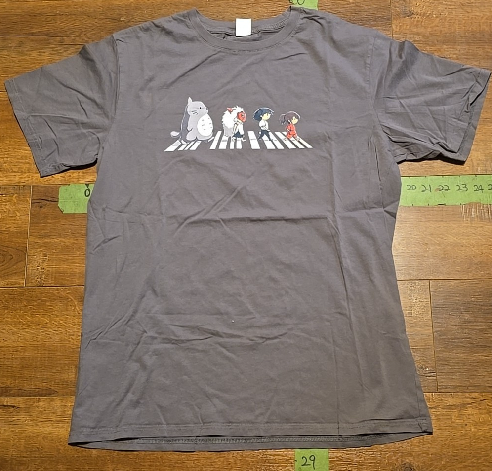 ALTRA T shirt grafica uomo anime giapponese Totoro e altri personaggi taglia large nuova senza etichette