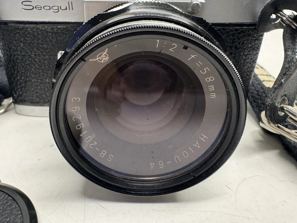 Cámara réflex Seagull DF 35 mm con lente Haiou-64 58/2 con correa hecha en China Foto 4 de 4