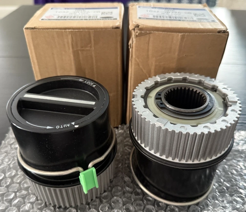 Set of 2 OEM Front Automatic Locking Hubs for 99-04 Ford F250 F350 Super Duty - Image 3 of 4