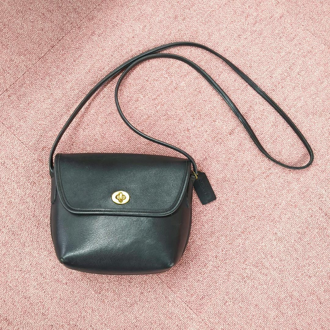 Old Coach Shoulder Bag 336 Black G121