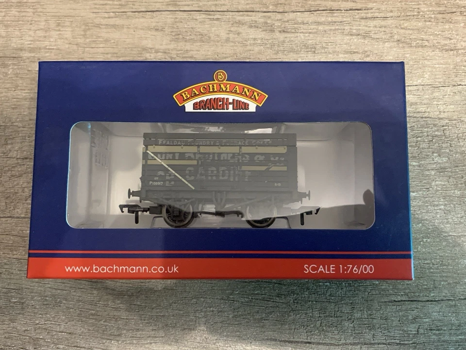 Bachmann 37-185A OO Gauge 7 Plank Wagon with Coke Rails 'Cory Brothers' Boxed - Image 2 of 4
