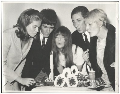 C2025/ Cathy McGowan TV Moderatorin  Foto 25,5 x 20,5 cm 1966