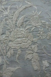 Antique ivory silk Chinese Canton piano or opera shawl - hand embroidered Peony