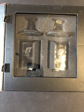 NEW Damson Jet Portable Wireless Bluetooth Speaker Pair and Metal Mount Bundle