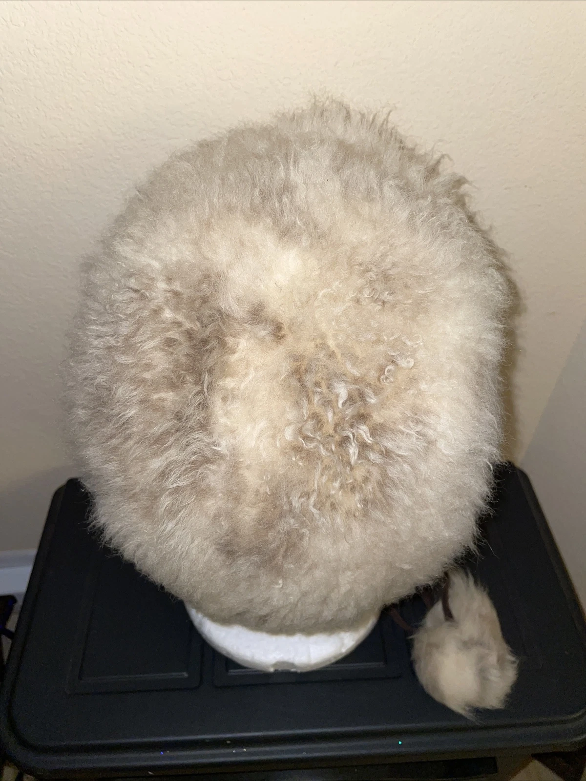 SAINT LAURENT (YSL) Cappello vintage YSL Yves Saint Laurent cofano in pelliccia con pompon taglia unica