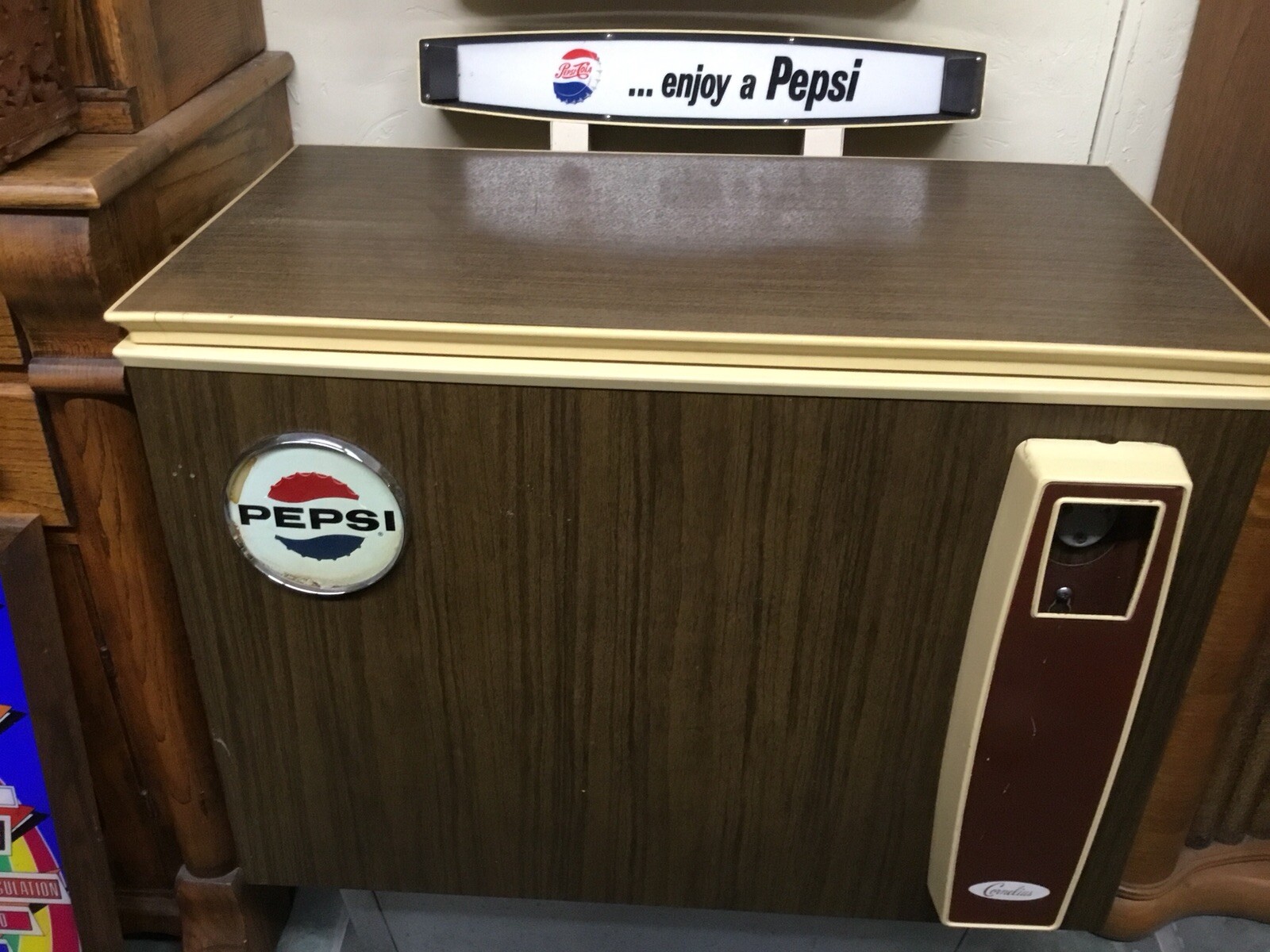 Vintage 1950s60s Pepsi Cola Slider Machine Working Calvilator. With