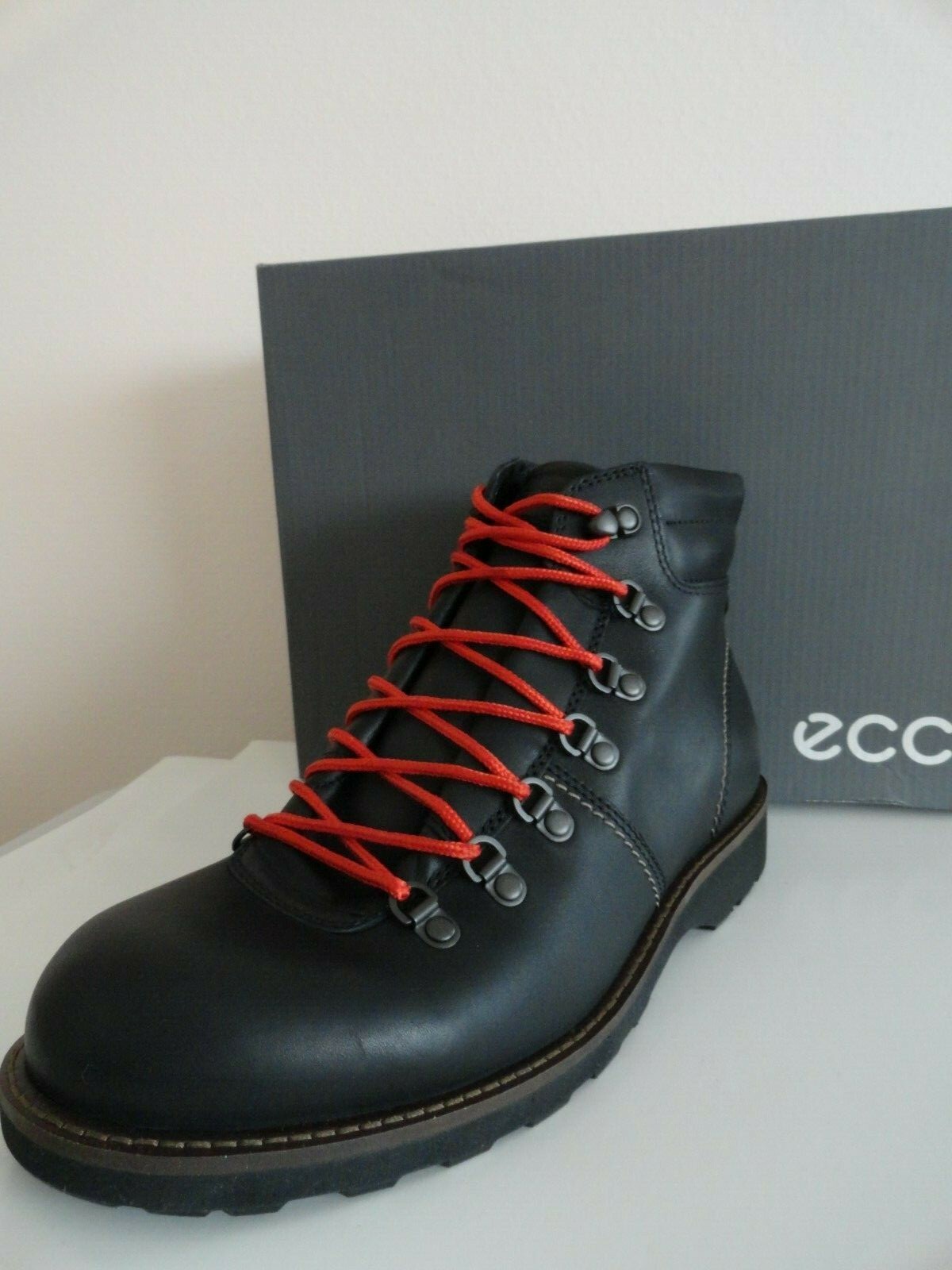 ecco holbrok boot