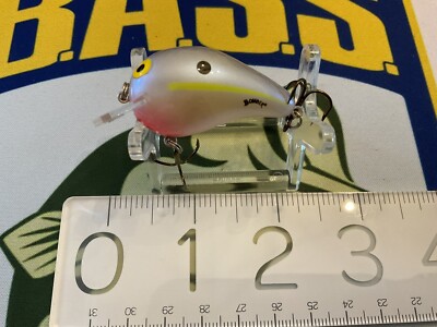 bomber square a fishing lure Heavy Duty Long BSW16AXSIL Silver Flash Blue Back wobbling action as it ricochets off structure Bomber Lures Square A Crankbait,
