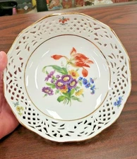 BEAUTIFUL HASSENPFLUG VIENNA AUSTRIA RETICULATED FLORAL BOWL