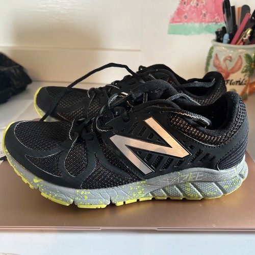 LADIES SIZE 7 NEW BALANCE RUSH VAZEE 