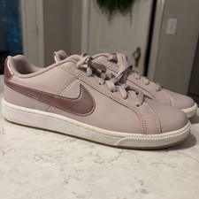 Nike Court Royale Women s Low Top Lace-Up Sne...