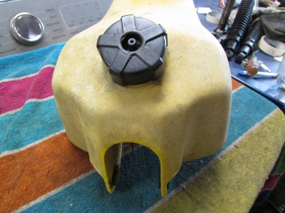 1982 Suzuki RM125 бензобак/топливо/бензин - Изображение 3 из 4