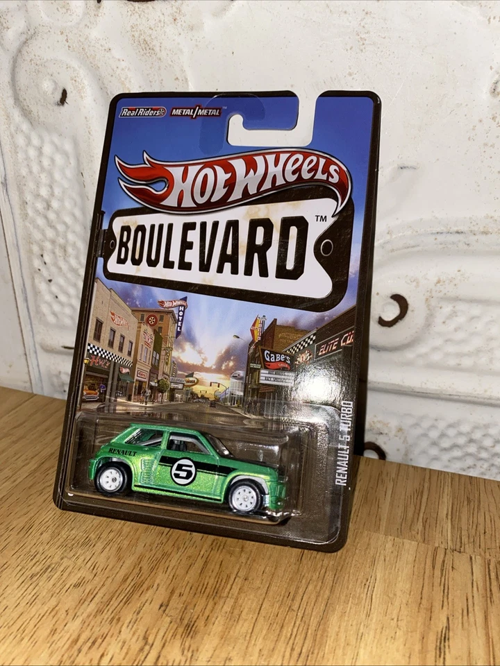 2012 Hot Wheels Renault 5 Turbo Boulevard Series Green Real Riders - Image 2 of 4