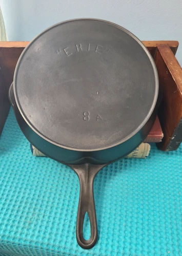 Early Cast Iron Griswold Erie #8 Skillet Pan