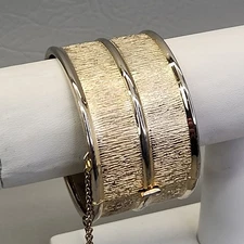 Vintage Hinged Bangle Bracelet Wide Textured Gold Tone Safety Chain 6.5"