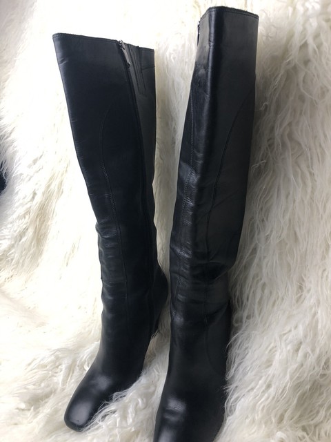 via spiga edie suede ankle boot