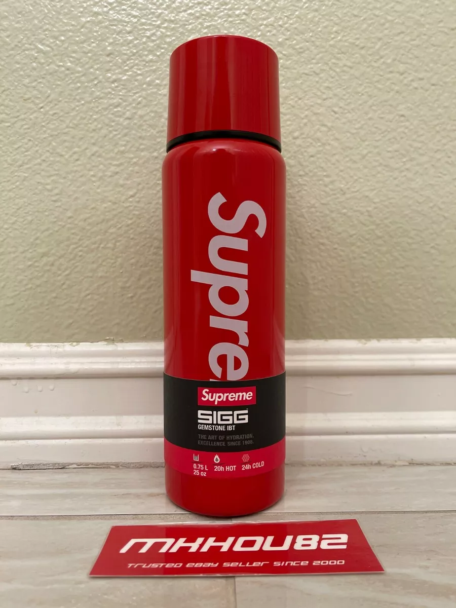 Supreme SIGG Vacuum Insulated 0.75L  Red