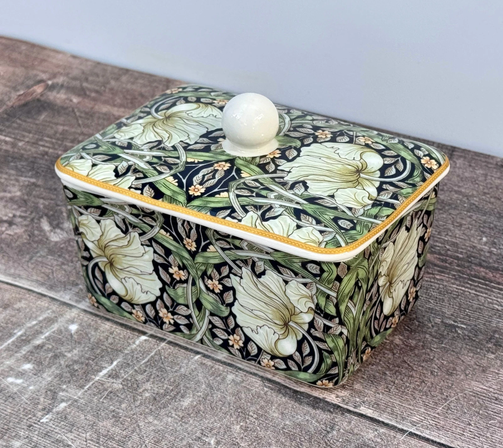 William Morris Black Pimpernel Floral Patterned Butter Dish
Opens in a new window or tab