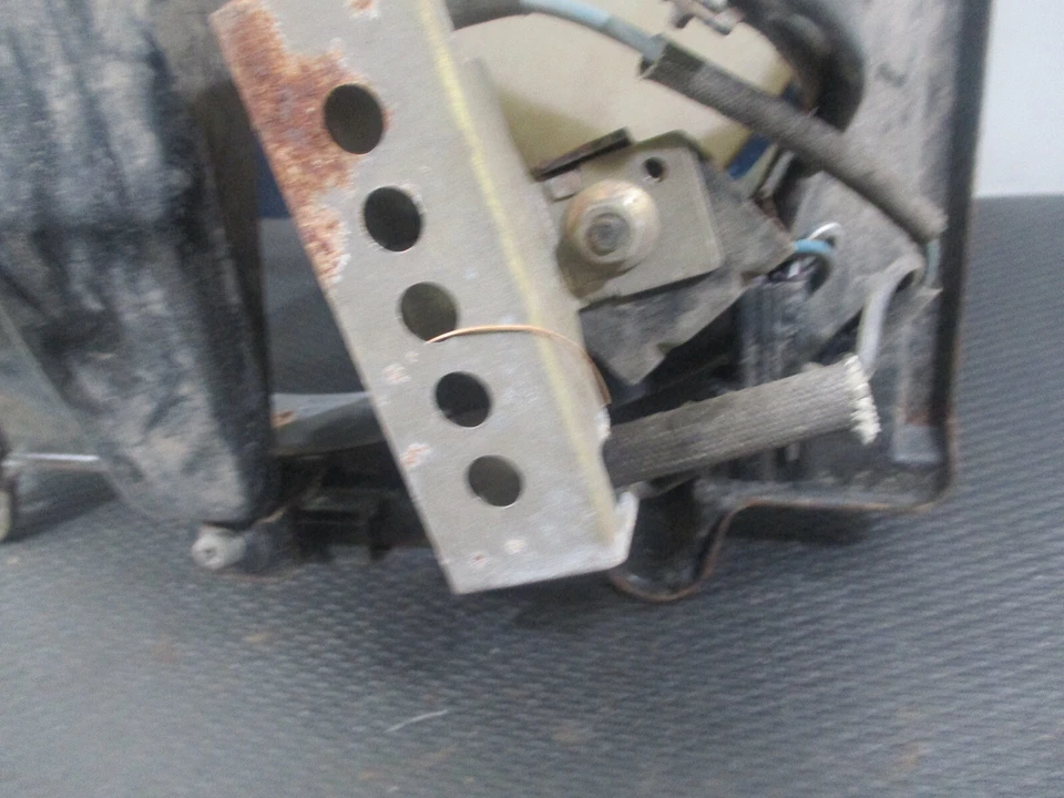 Plymouth Laser 1992 - Conjunto de ventilador de refrigeración auxiliar condensador de radiador Foto 4 de 4