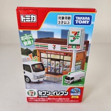 Tomica 7 Eleven Convenience Store & 711 Isuzu...
