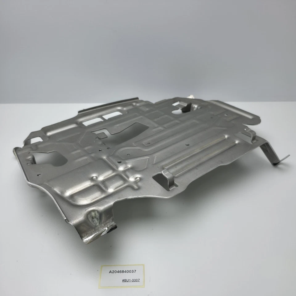 Placa de soporte reposapiés pasajero delantero Mercedes-Benz C300 2008-2014 A2046840037 Foto 3 de 4