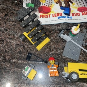 LEGO Airport Woorkers Clean Condition and Instructions 3182