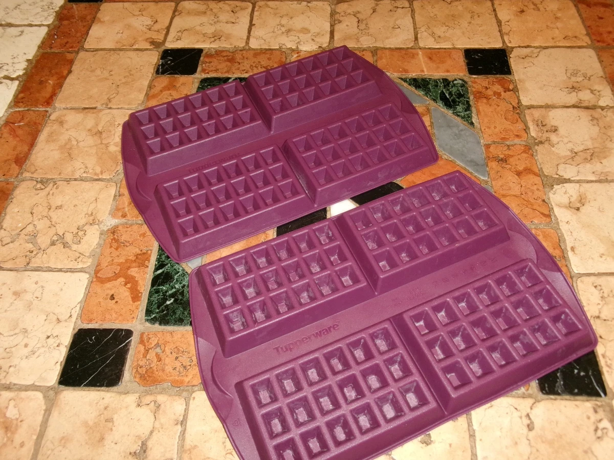MOULE A GAUFRES en silicone TUPPERWARE - comme NEUF - VIOLET - 4 GAUFFRES