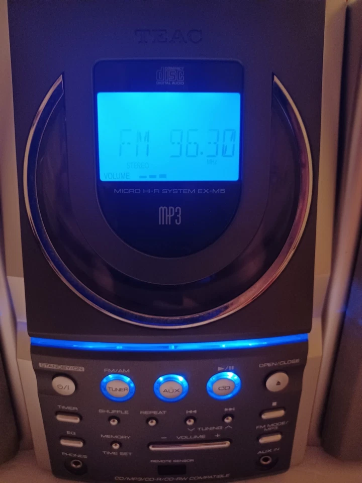 TEAC Home Stereo CD/AUX/AM FM Radio EX-M5  in Good Condition - Image 2 of 4