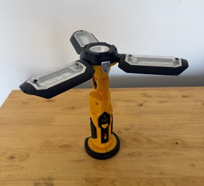 EverStart MAXX 3-Panel Folding LED Work Light & Power Bank