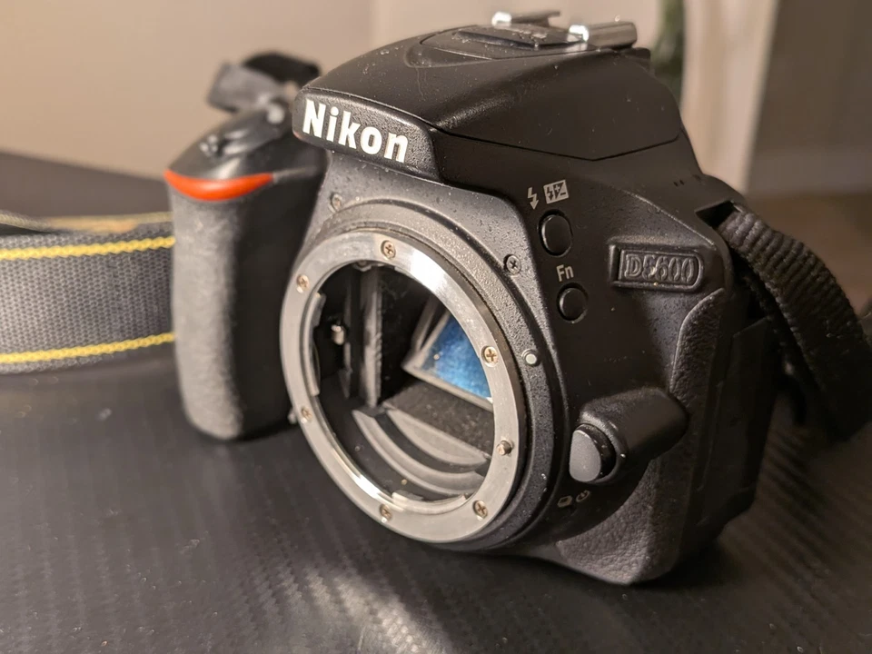 Nikon D5600 24.2 MP Digital SLR Camera W/ 128GB SD & Battery - Works Perfectly - Image 3 of 4