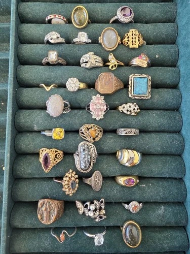 Vintage Lot Of 33 Costume Jewelry Ring Lot Gold Silver Tone Rhinestone Cocktail