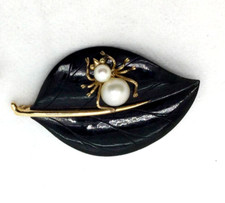 Akoya 2 Pearl Spider On Black Onyx Leaf Brooch Pin 14k 585 Yellow Gold VTG 2.5"