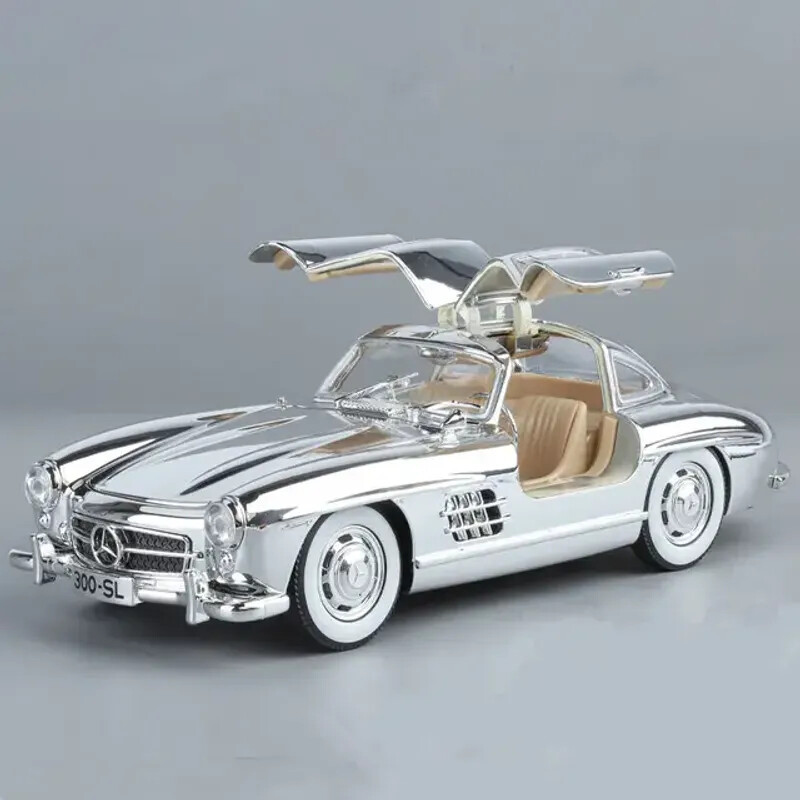 1/24 Benz 300SL Classic Diecast Model with Electroplating Sound Light Gift