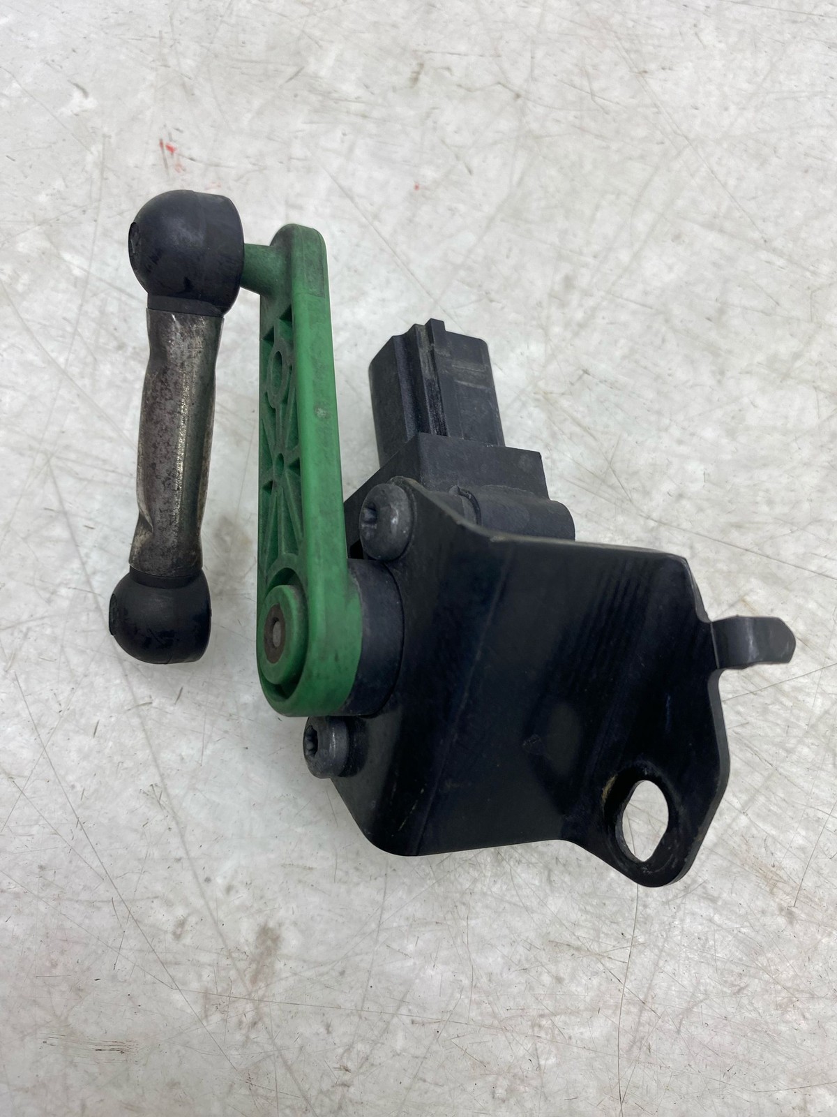 2010-2020 BENTLEY MULSANNE OEM FRONT LEFT SUSPENSION HEIGHT LEVEL SENSOR UNIT