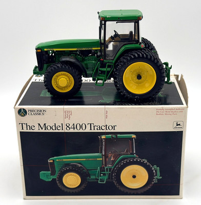 ERTL - Precision Classics #8 - John Deere Model 8400 Tractor - 1:32 Scale