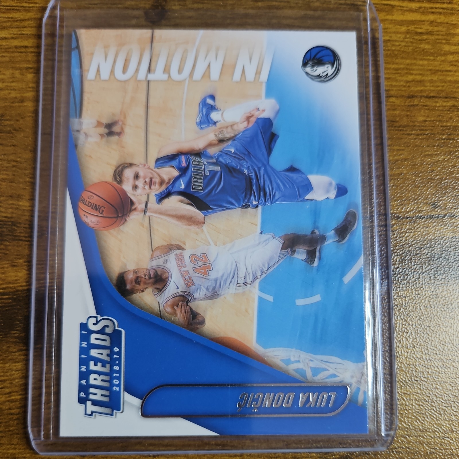 2018 Panini Threads Luka Doncic In Motion Rookie RC #15 Dallas Mavericks HOF 🔥