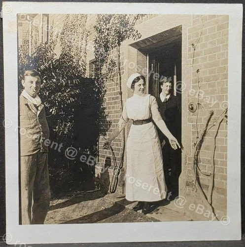 WW1 Minley Military Hospital - a VAD Nurse & Soldier at the Door -photo 9 by 9cm