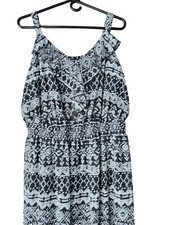 Women's SZ 3X 22-24  Dress Cruise Beach Lounge Black White Geometric V Neck
