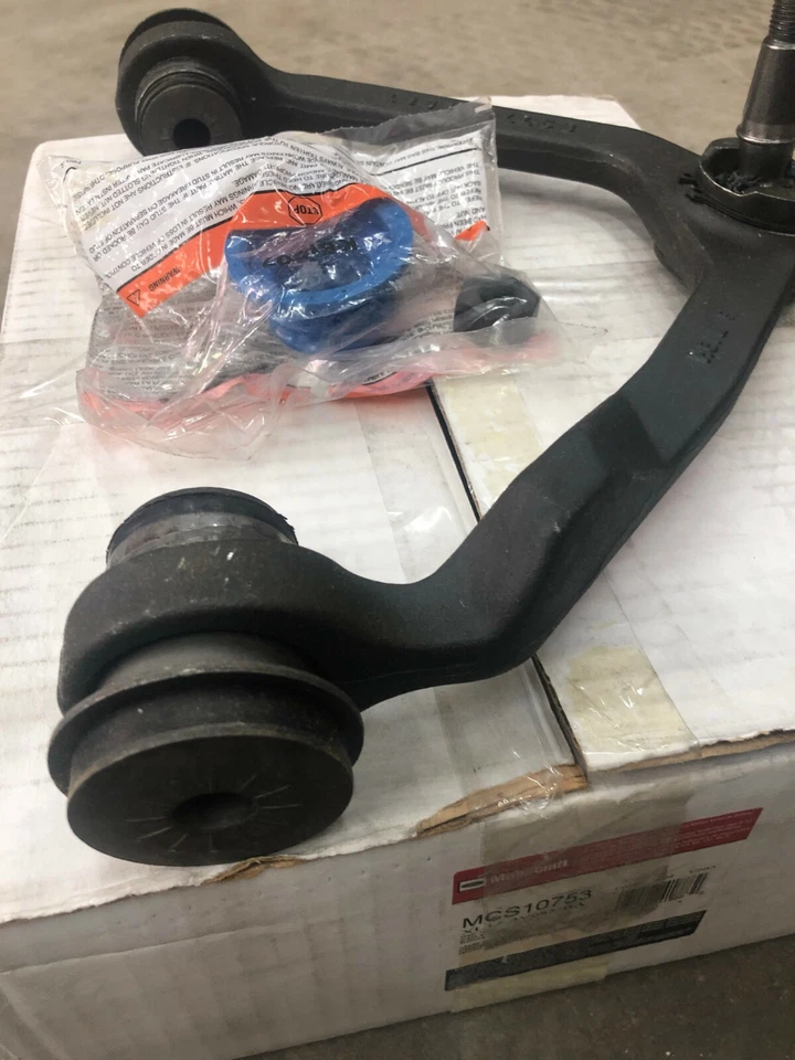 FRONT DRIVER SIDE UPPER CONTROL ARM & BALL JOINT ASSEMBLY FOR 97-02 FORD F-150 - Image 2 of 4