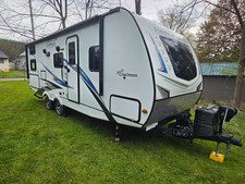 2021 Coachmen Freedom Express Ultra Lite 257BHS Bunkhouse Travel Trailer 1 Slide
