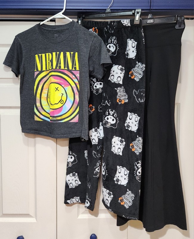 Juniors Teens Girls Size XXS -Mix Lot Of 3 - Hello Kitty, Wild Fable, Nirvana 