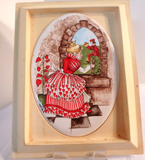 Queen of Hearts Nursery Rhyme Wall Decor Vintage Ceramic Oval Plastic Frame