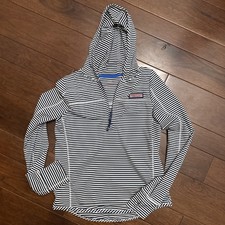Vineyard Vines  The SHEP Shirt  Girls Or Boys Size Large