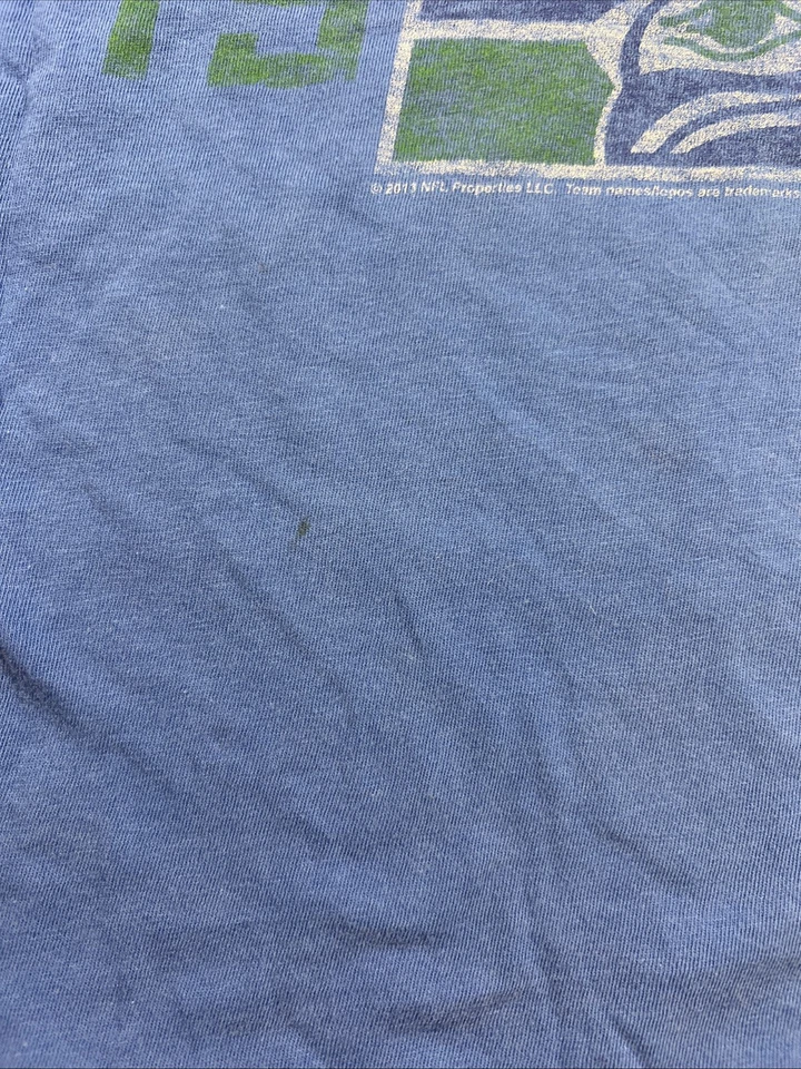 Camiseta azul de fútbol americano Seattle Seahawks para niños talla 8 comida chatarra marca NFL gráfico Foto 4 de 4