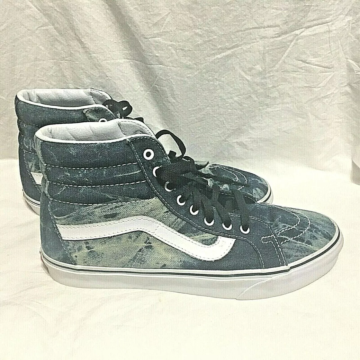 White shop tie vans