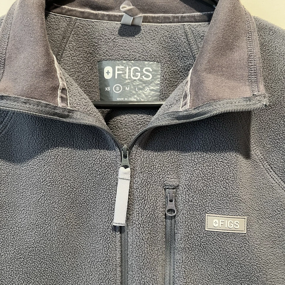 FIGS Scrubs On Shift 抓绒混合夹克小号灰色 — 第 2/4 张图片