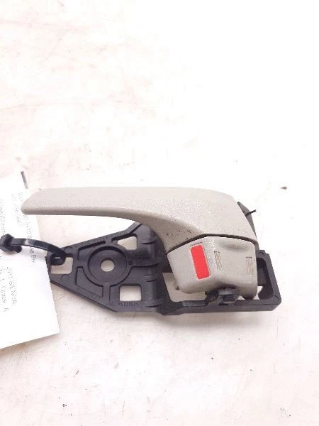 Toyota Sienna Le 2011 lado del conductor montaje de manija de puerta interior delantera  Foto 2 de 4