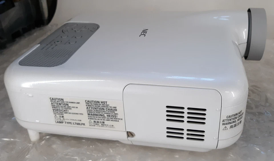 NEC LT245 Multimedia Projector 2200Lumens 977H w/ VGA Cable + Power Cord - Image 2 of 4